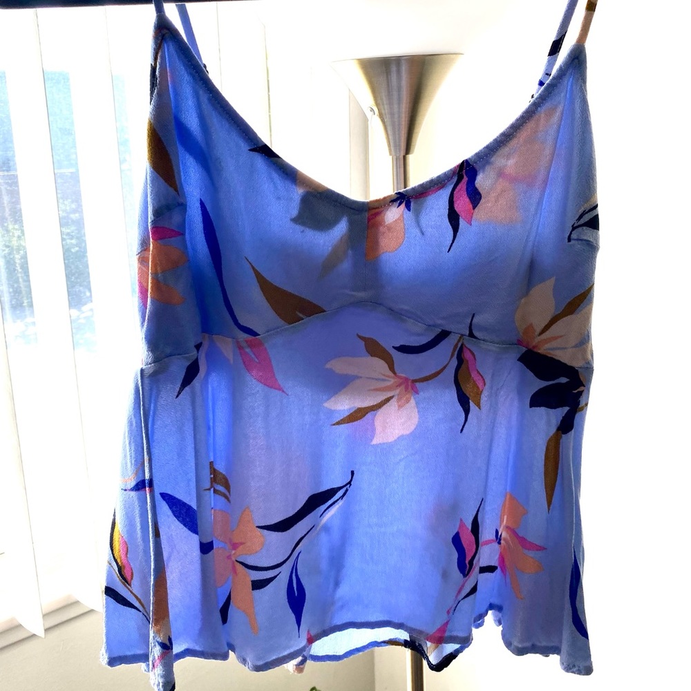 Such a cute little O’Neill top 💙